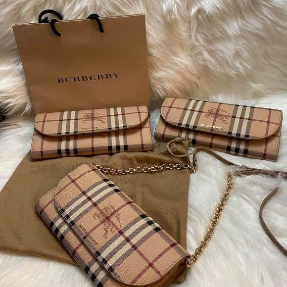Brand New Authentic Burberry Wallet on Chain - Picture 1 of 2